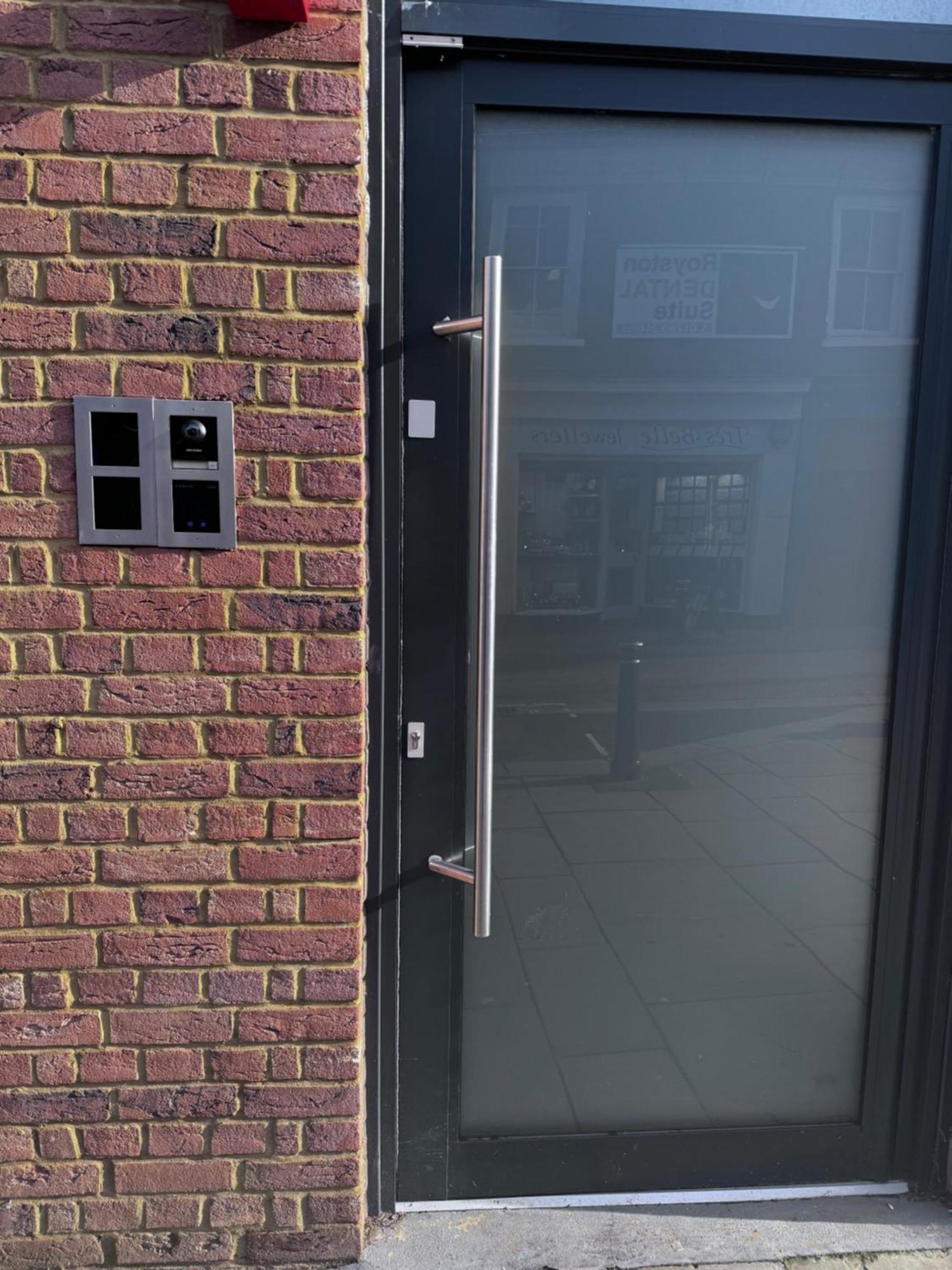 New 2 Bed Apartment In Royston High St Kültér fotó